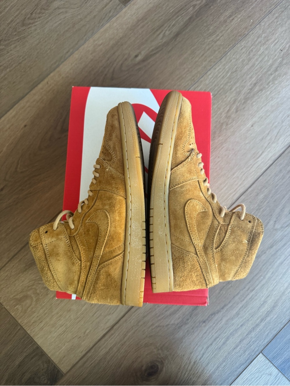 Nike Air Jordan 1 Retro High OG wheat suede high top sneaker  555088-710 - Picture 6 of 8